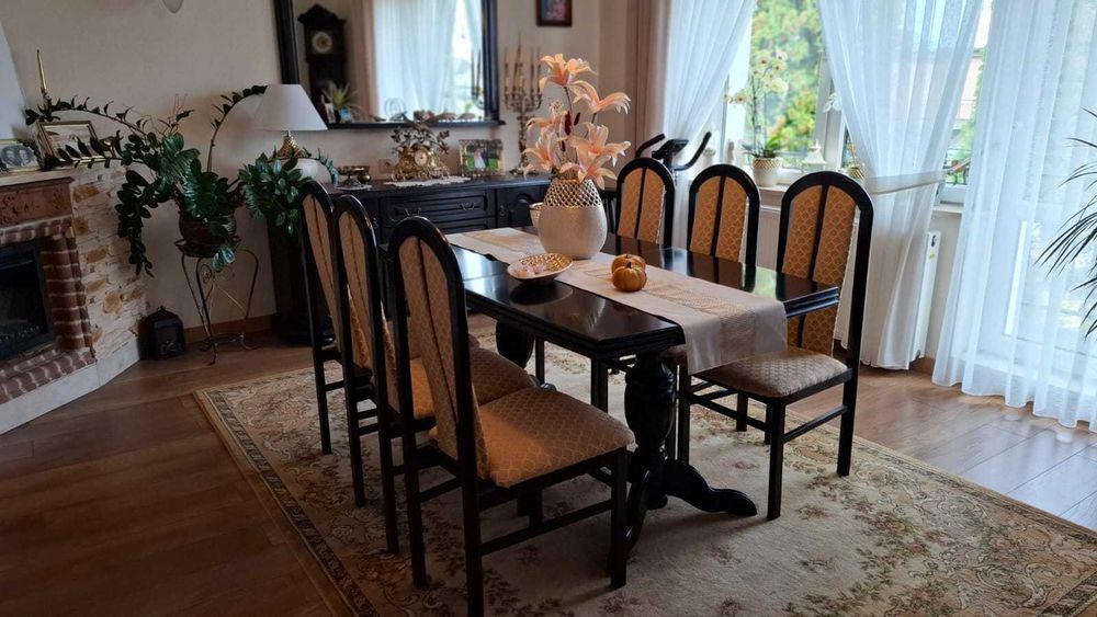 Stoł i szesc krzesel