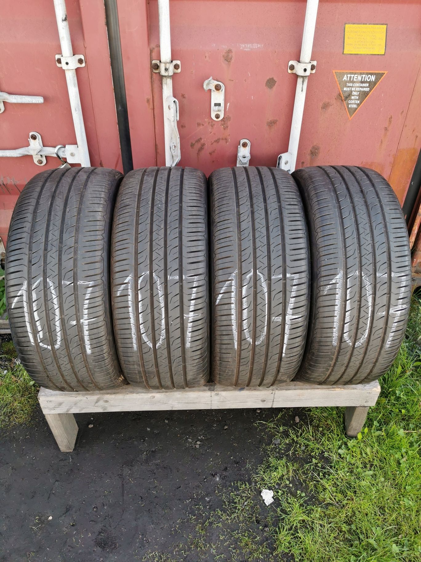 Opony letnie Goodyear efficientgrip performance suv 245/40/20 99V Demo