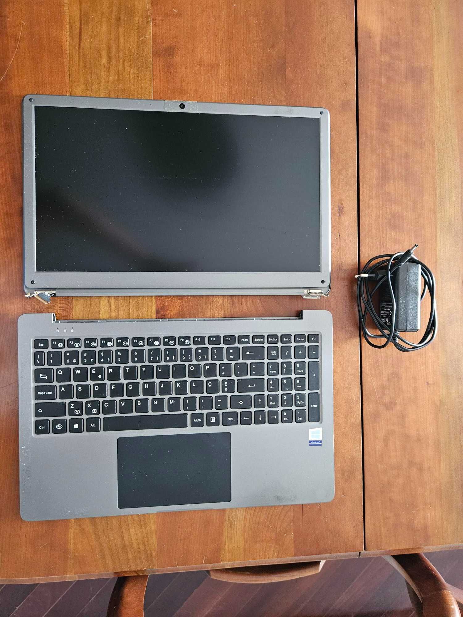 Portátil insys Celeron