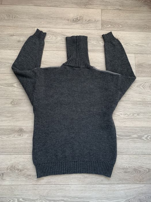 Тёплый свитер m/L