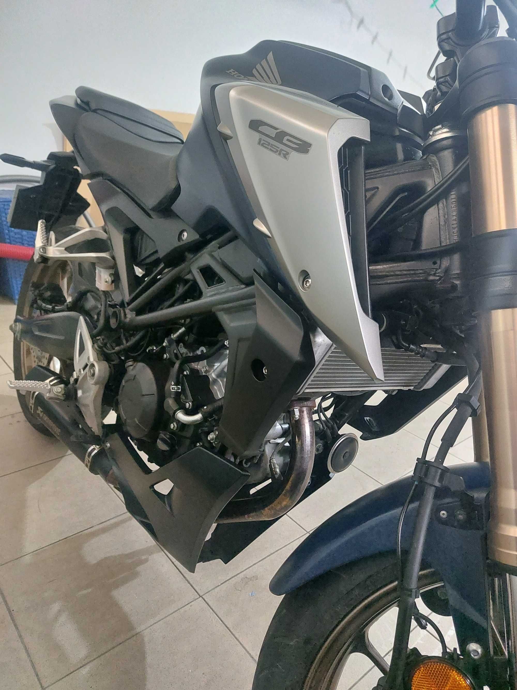 Vendo mota Honda CB 125 R