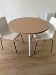 Mesa com cadeiras