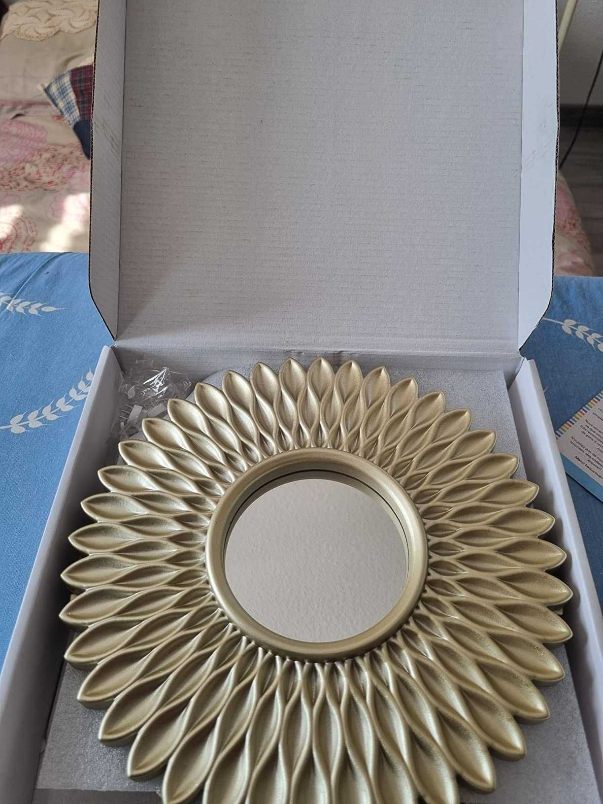 Dekoracja zestaw 3 luster w złotych ramkach do domu na ścianę