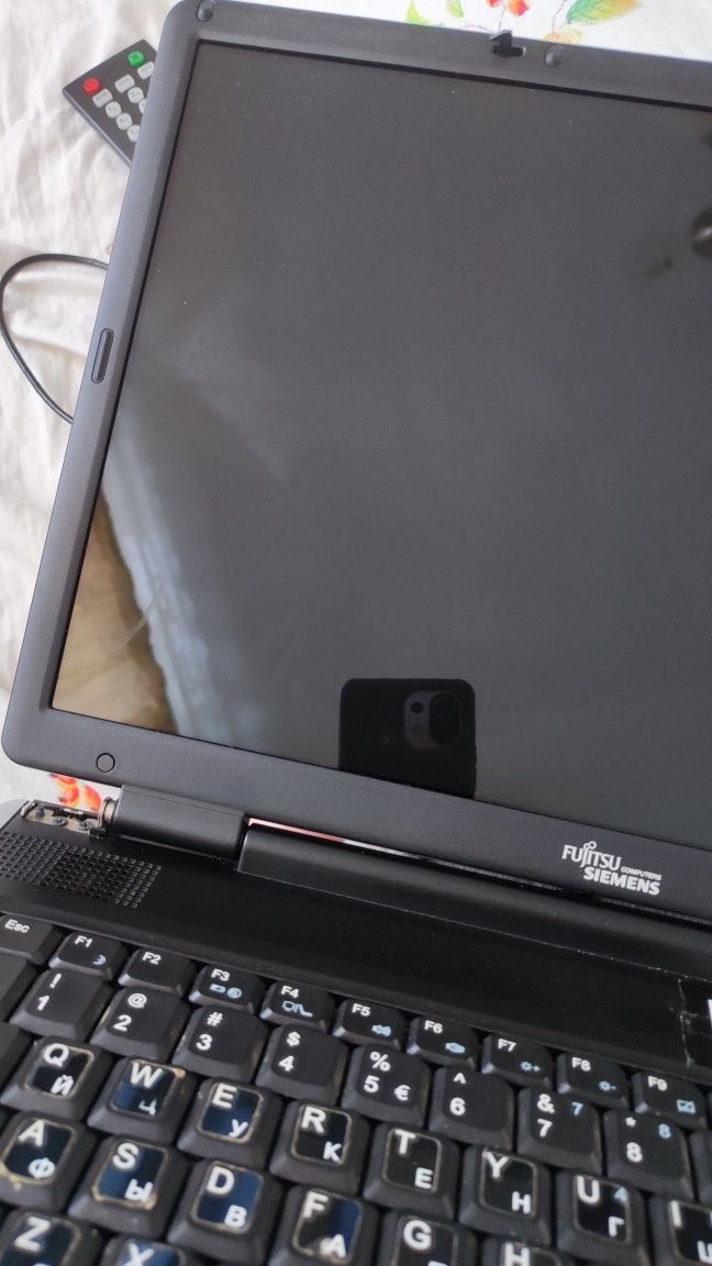 Ноутбук Fujitsu Siemens Amilo Pi 2512