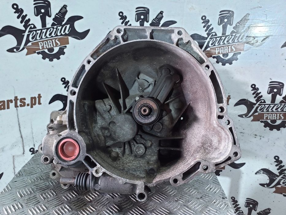 CAIXA DE VELOCIDADES FORD FIESTA 1.8 TD REF: 96WT-7F096-DB |