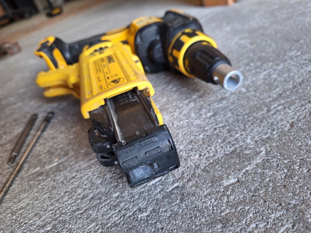 Dewalt DCF620 z automatem plus pojedyncza głowica