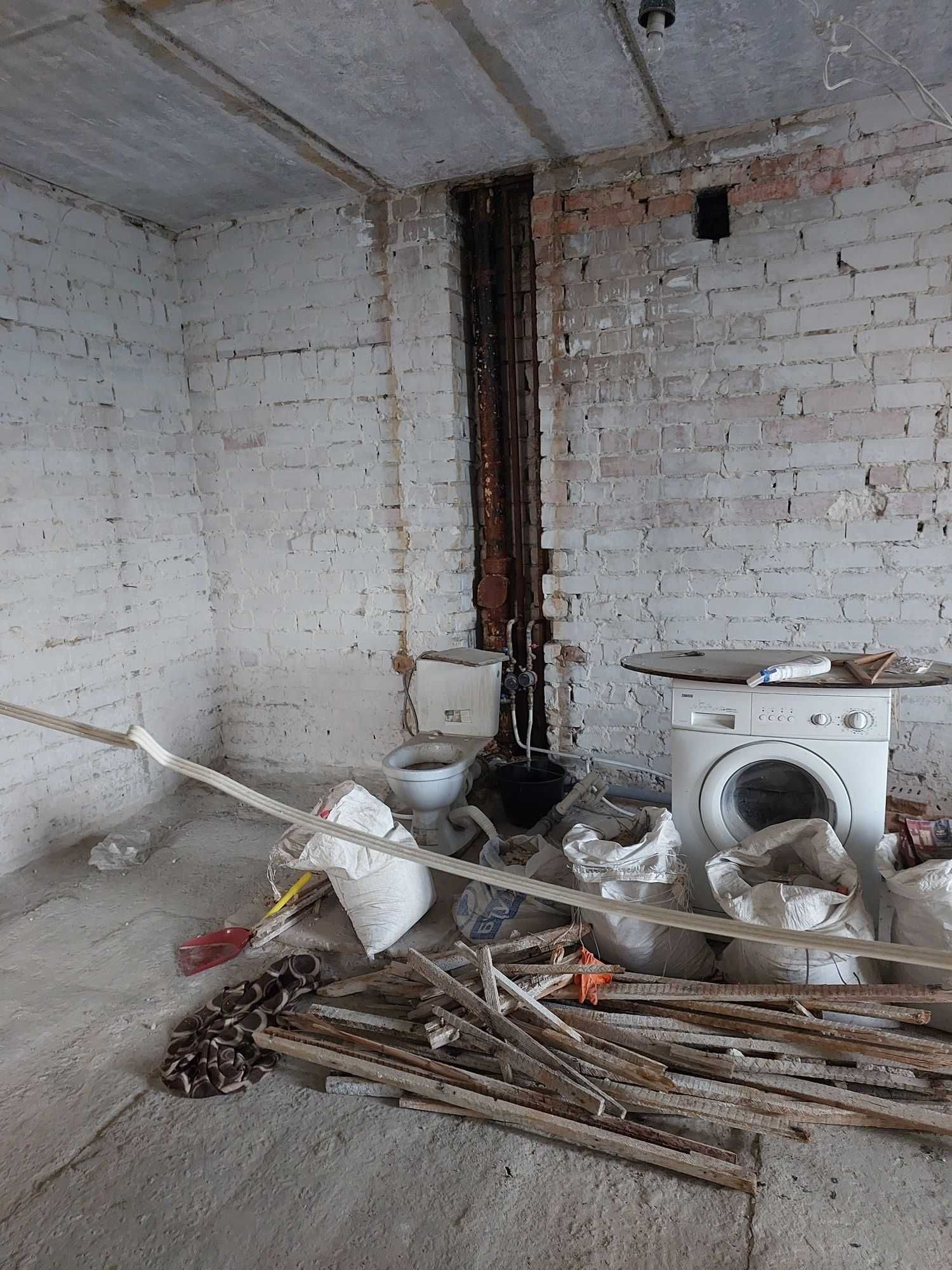 Продается 2-х к. квартира на Бульваре Центральном под ремонт, 52 кв.м