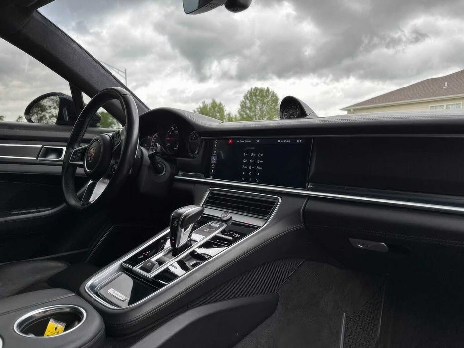 Porsche Panamera GTS      2020