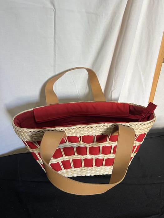 Cestos e malas de palha