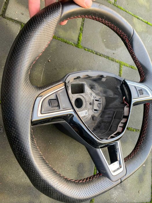 kierownica skórzana skóra pikowana ścięta VRS Skoda Octavia III RS