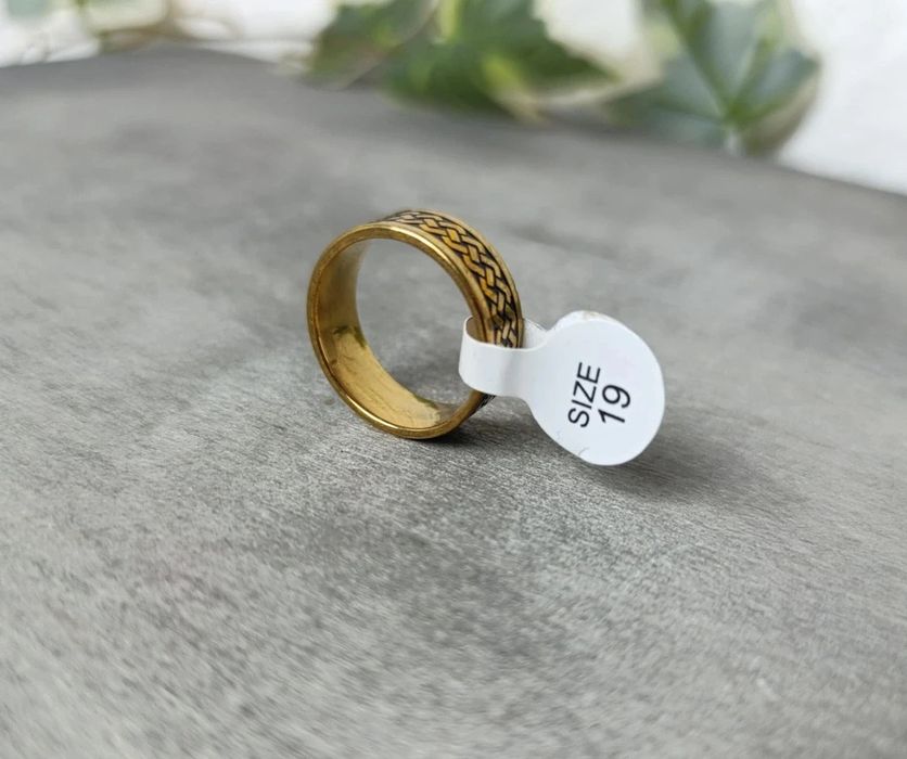 Nowy męski pierścionek ze stali nierdzewnej z celtyckim splotem