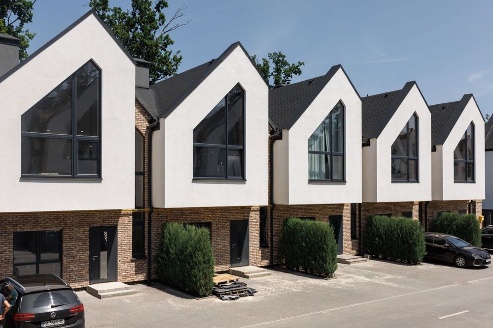 БОКОВИЙ готовий таунхаус в котеджному містечку!