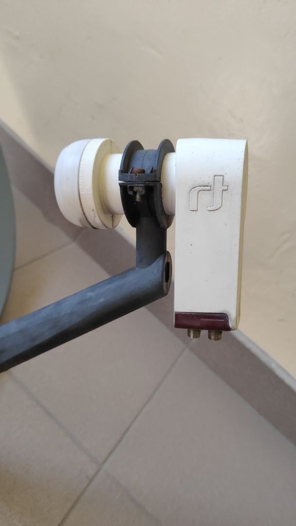 Antena satelitarna