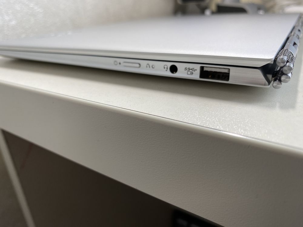 Ноутбук Lenovo YOGA 910-13IKB Signature Edition