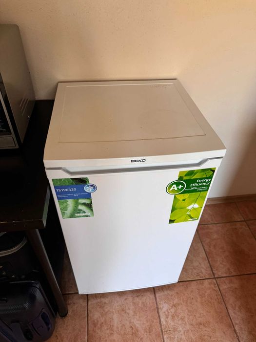 Lodówka BEKO A+ 82 cm, mini, podblatowa