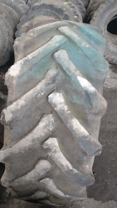Шина 21.3-24 (530-610) трактор і комбайн