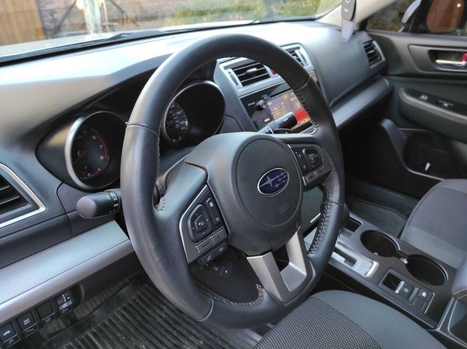 Subaru Legacy в ідеальному стані з малим пробігом