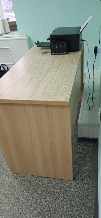 Стіл столовий габаритний