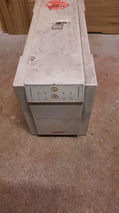 APC Smart-UPS 1250 brak akumulatorów