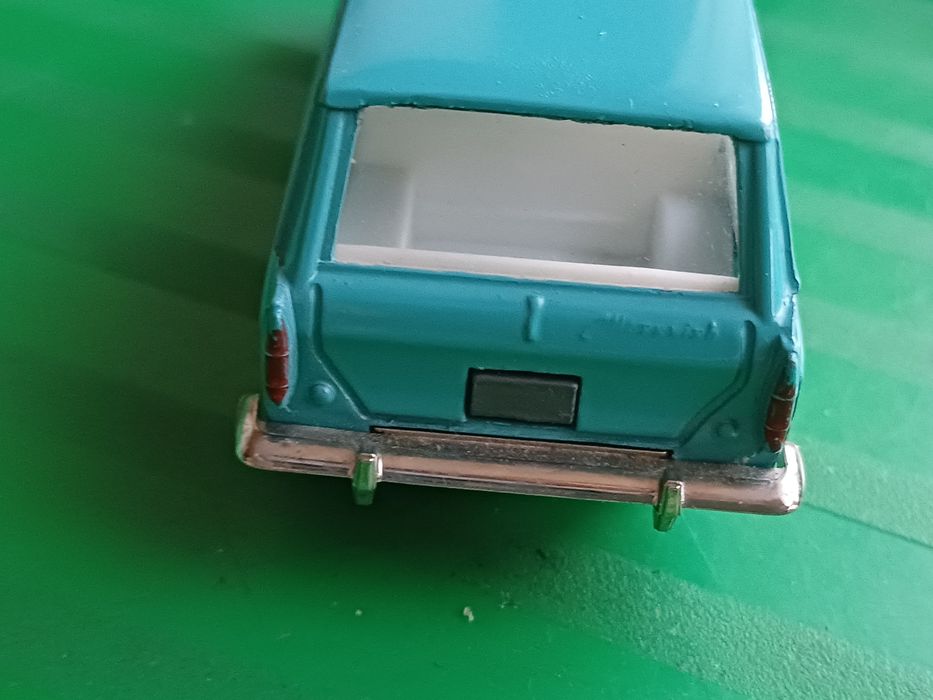 Модель авто СССР 1:43 "москвич-427". " Бирюзовый цвет"