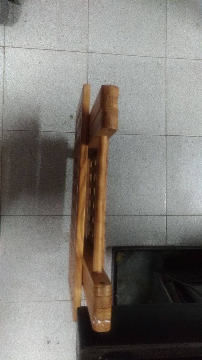 Mesa dobrável  em Madeira pinho