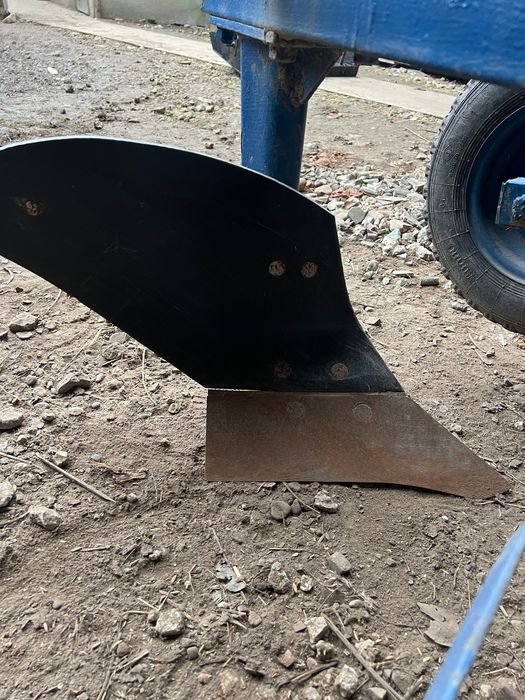 Продається плуг 2 по 30