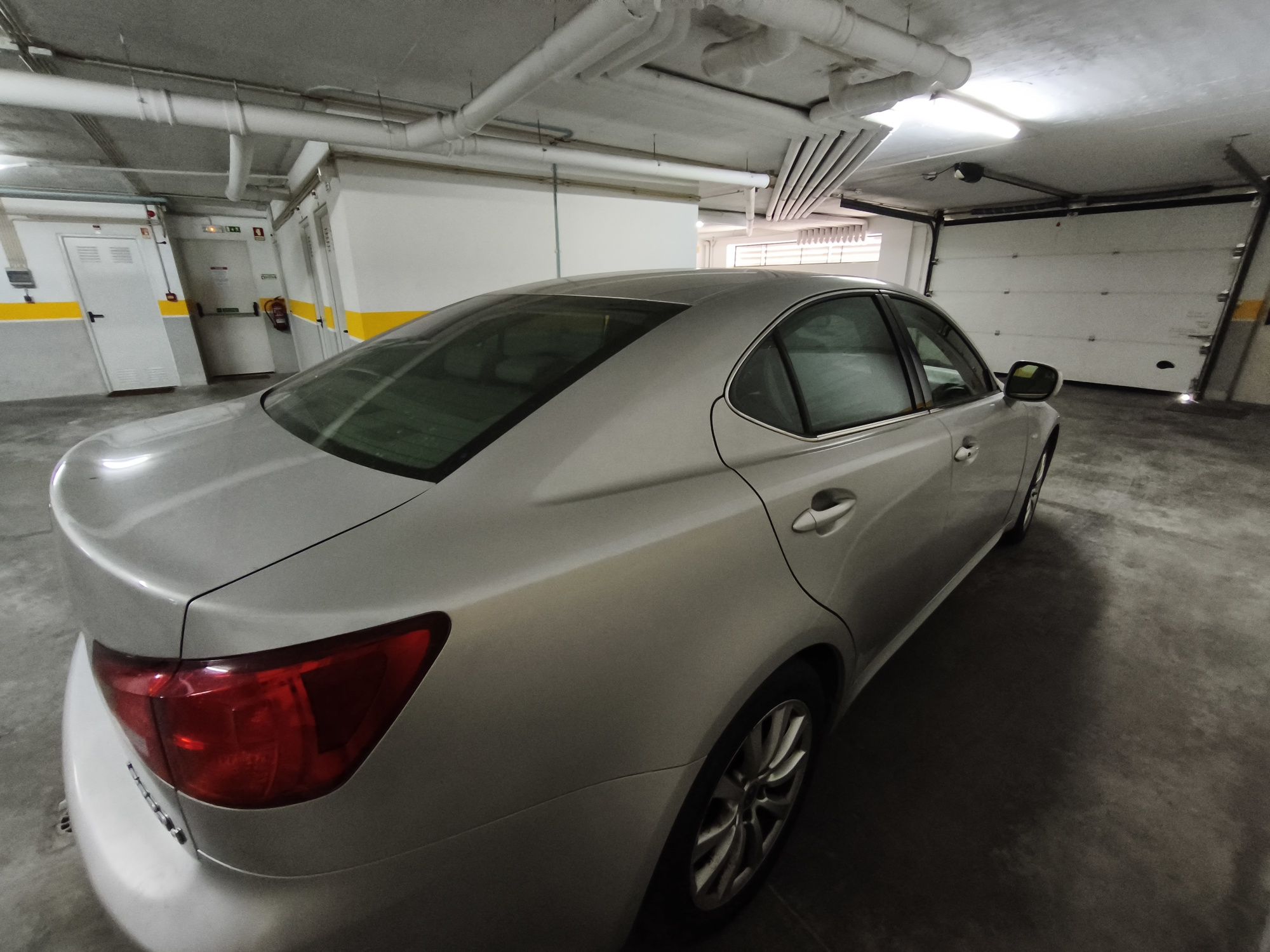 Lexus is220d impecável