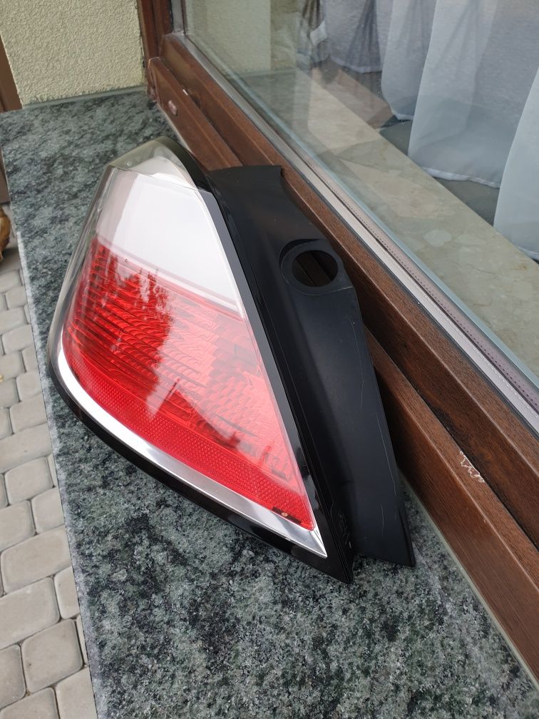 Lampa lewa tylna Opel Astra H Hatchback
