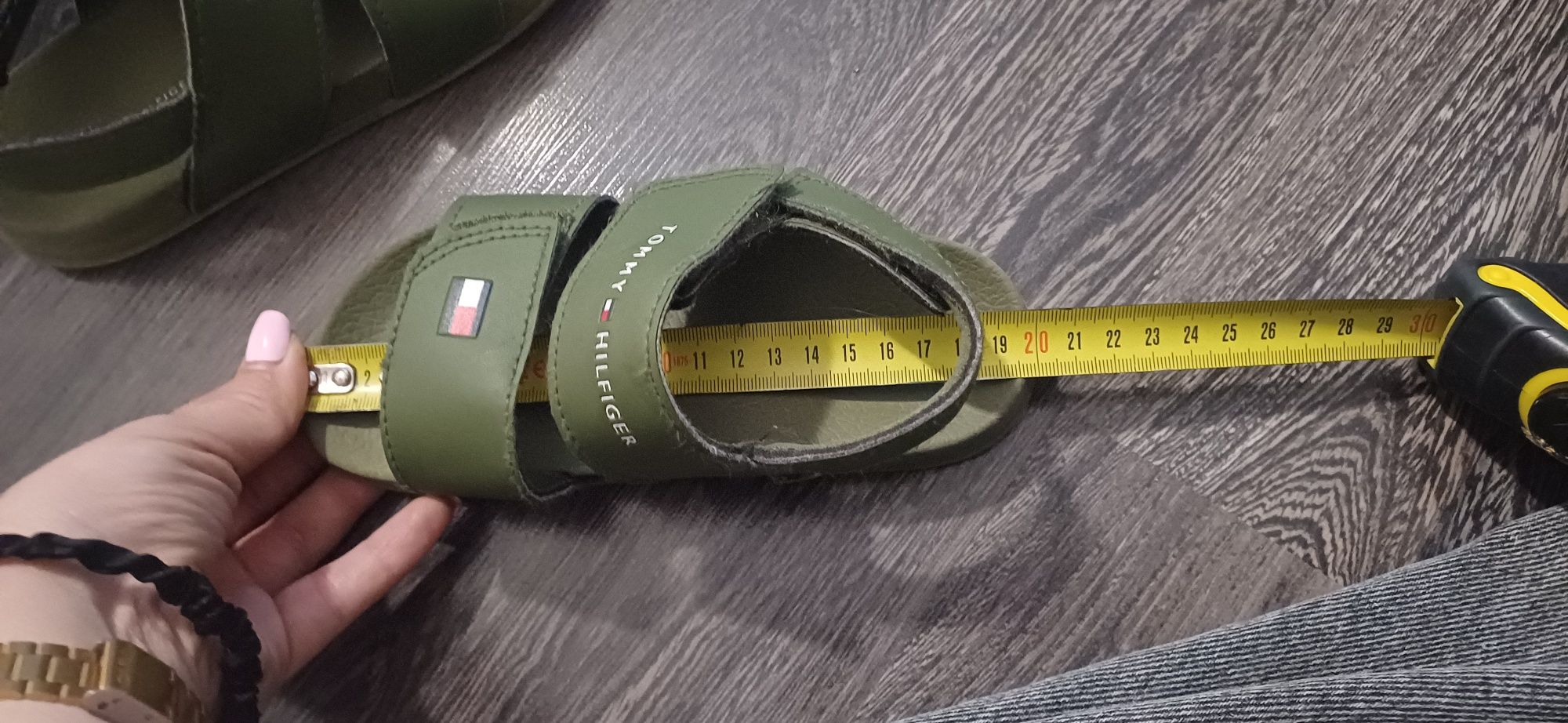 Sandały Tommy Hilfiger r. 29, super stan