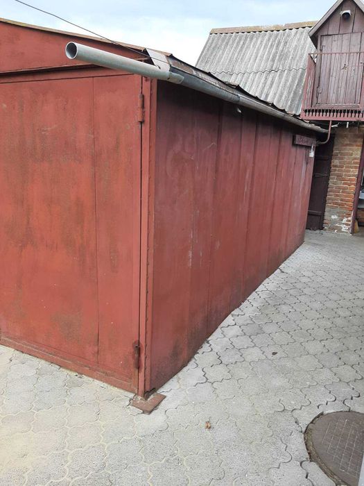 Б/в металевий гараж