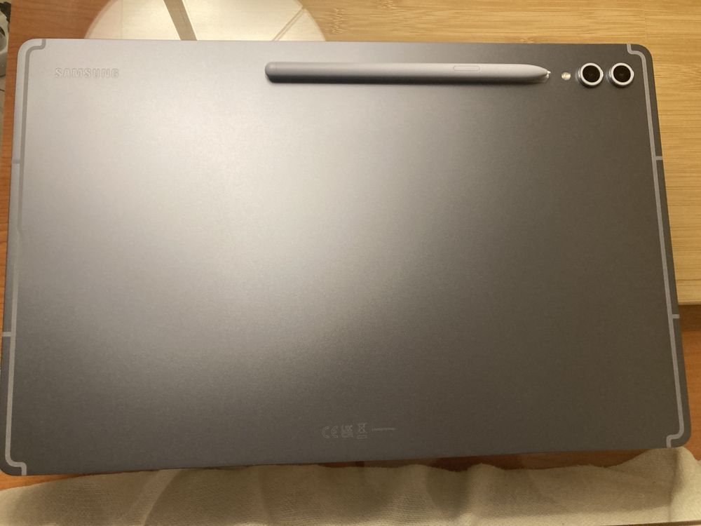 Tablet Samsung Galaxy Tab S10 Ultra com capa teclado