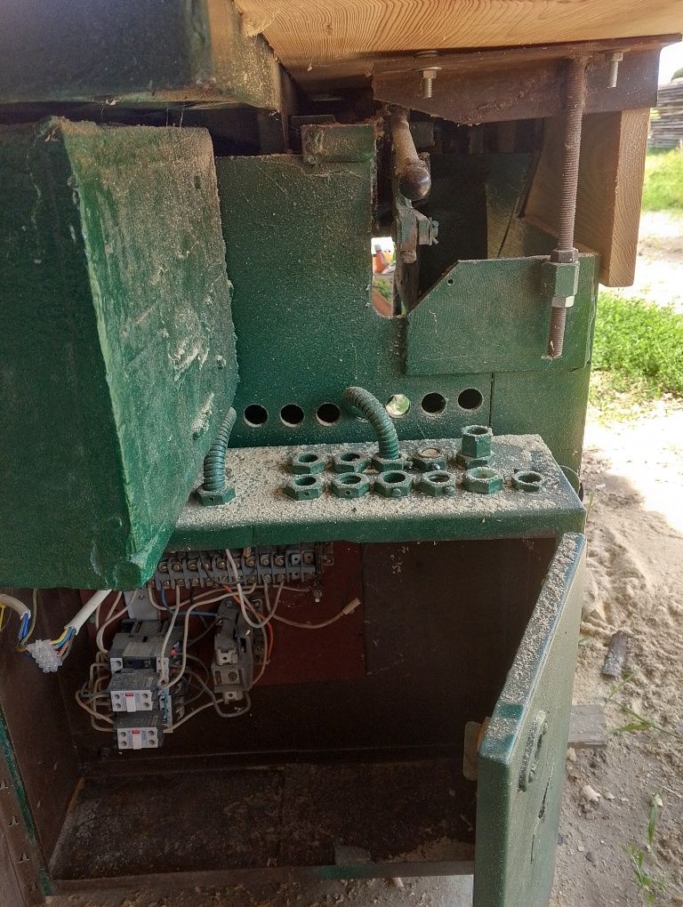 Продам станок деревообробний,фуганок,циркулярна довбальний у гарному.