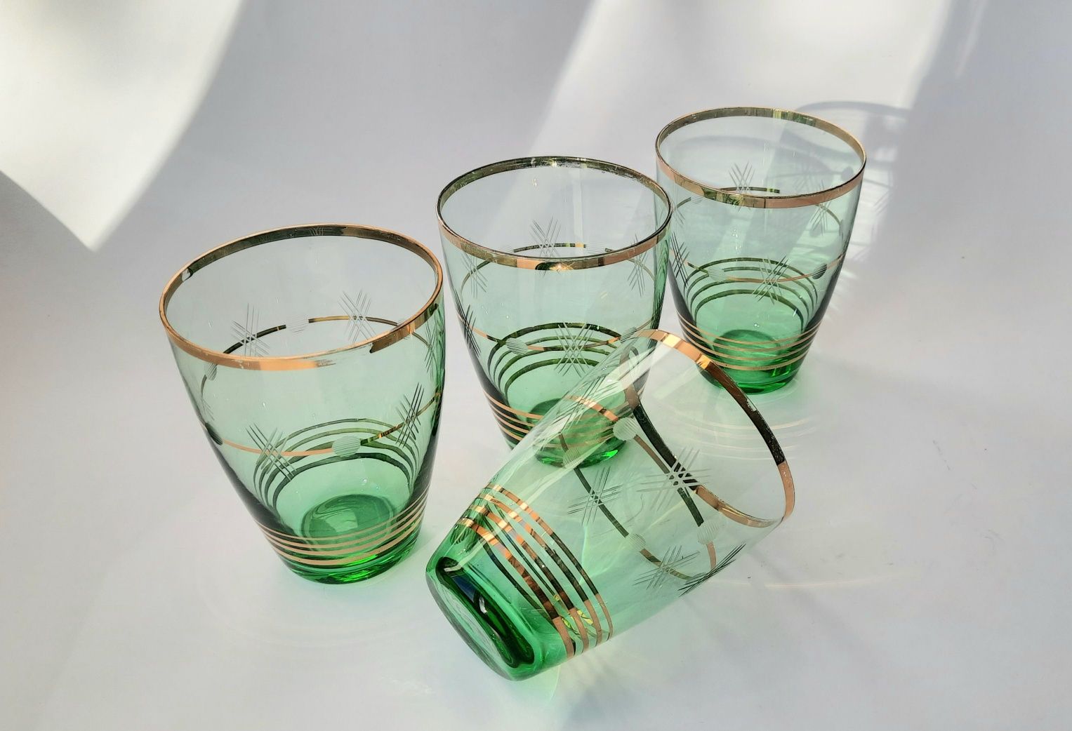 Zabytkowe szklanki do wody  - zielone szkło - 4 szt - Vintage