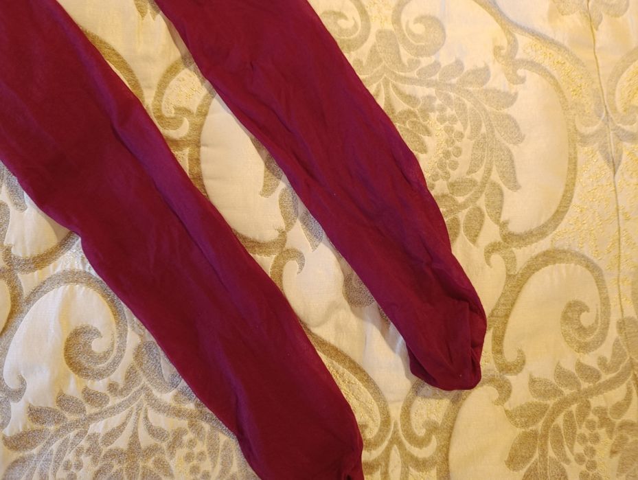 Bordowe pończochy plus majteczki figi czerwone