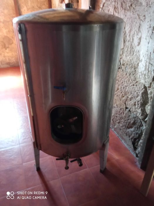 Vendo ralador elétrico e cuba em inox de 500 litros