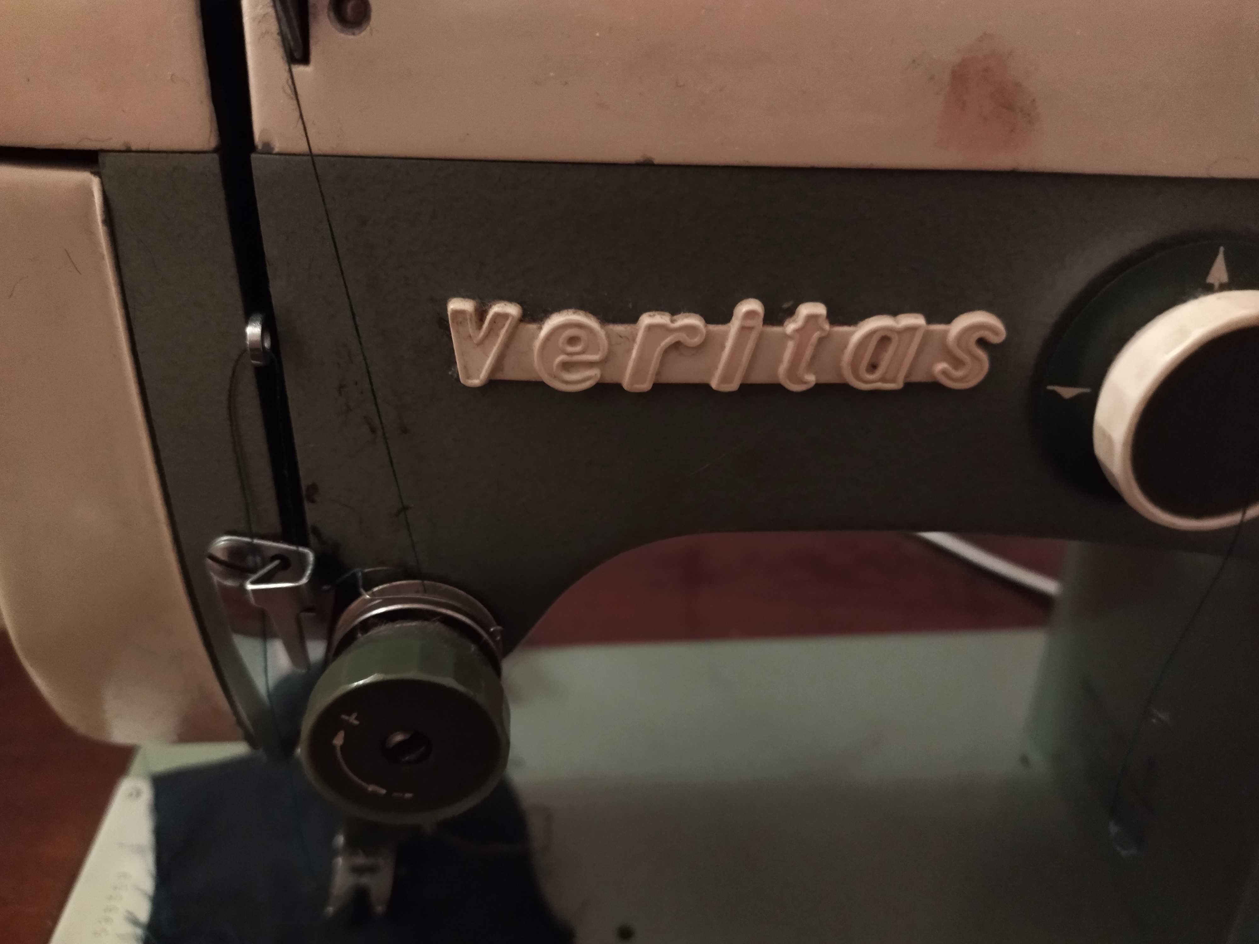 Швейная машина Veritas с тумбой