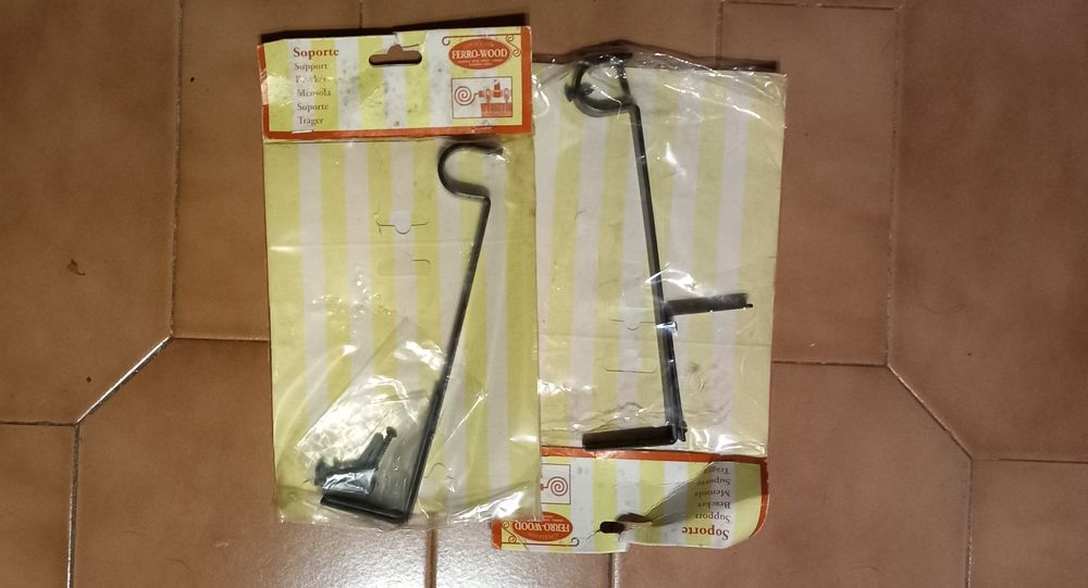 Suporte de varão de cortinados