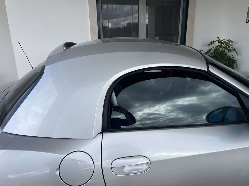 Hardtop BMW Z4  cor cinza em bom estado