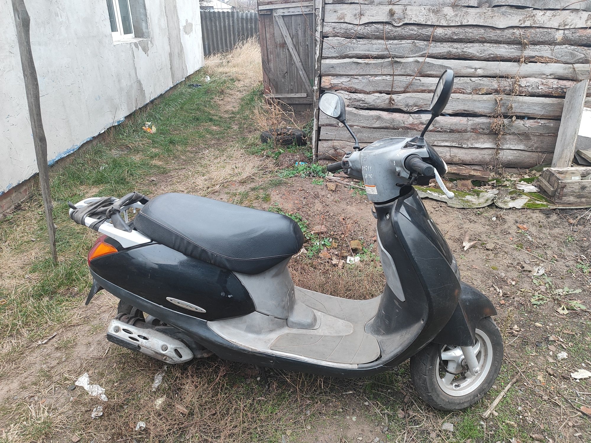 Продаю скутер Хонда