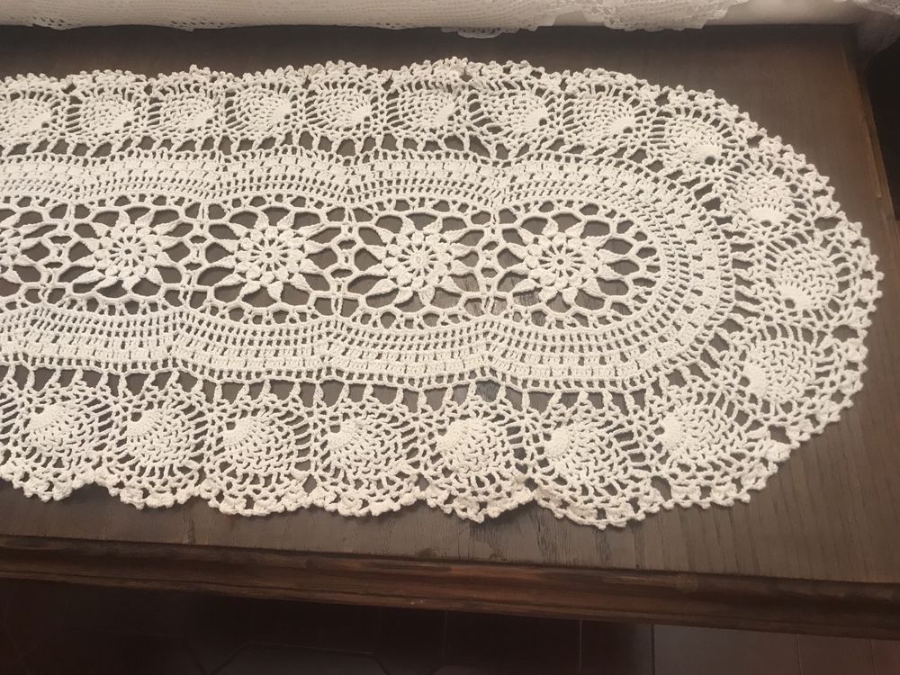 Naprons P/ Quarto e Sala NOVOS e Toalha de Mesa Bordada
