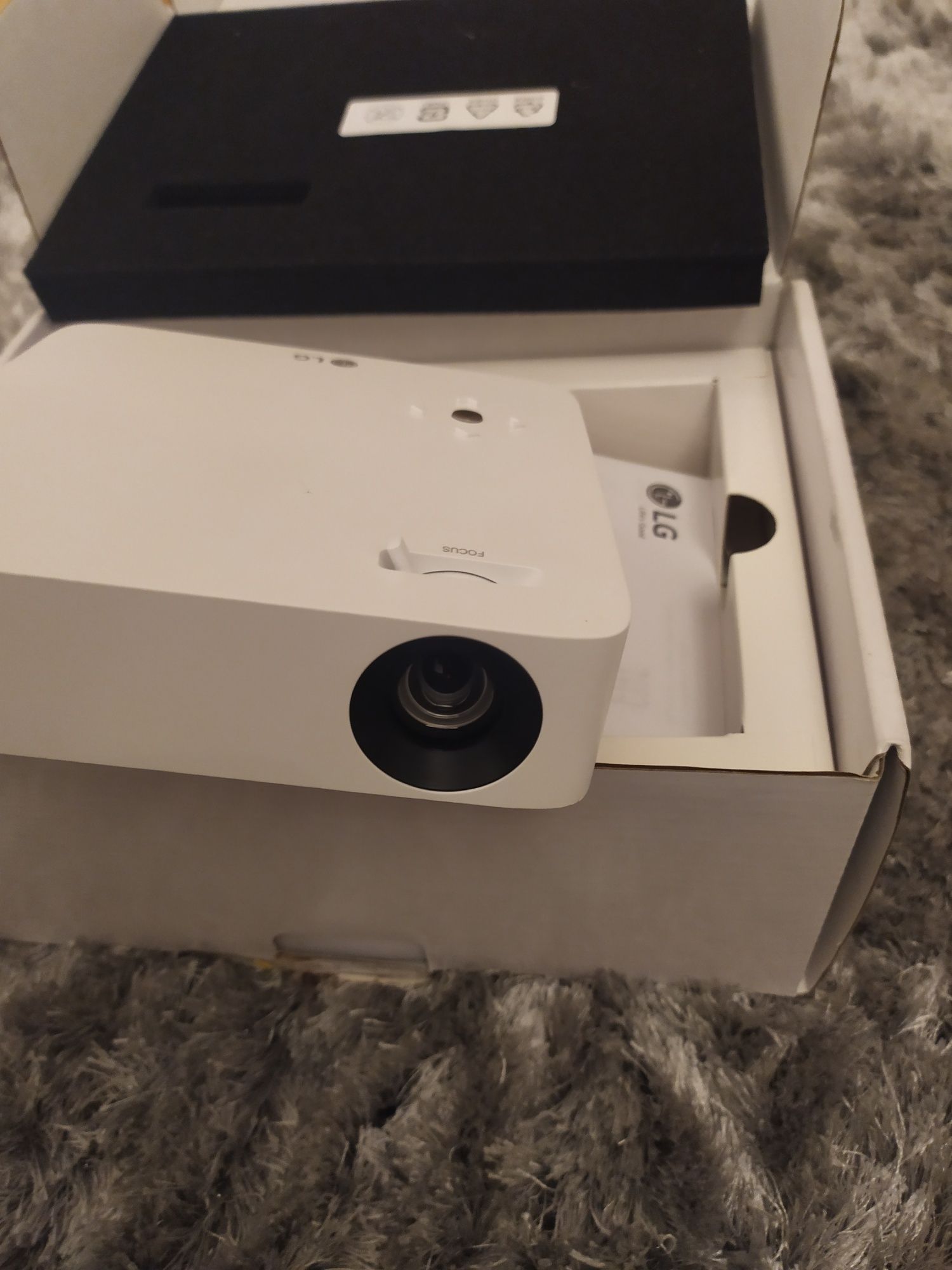 LG cinebeam projetor