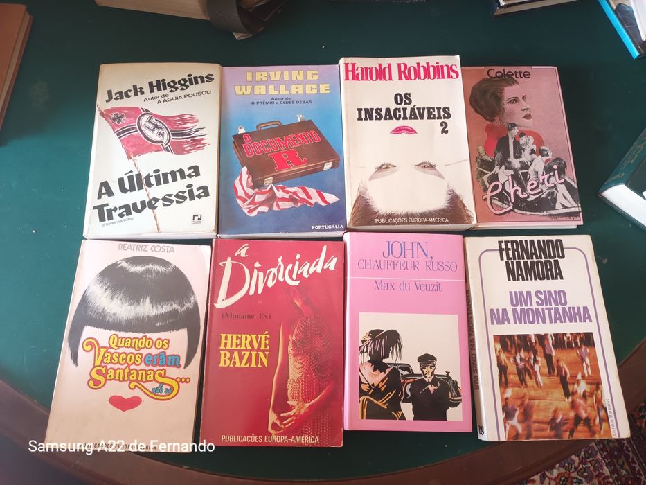 Vendo vários livros
