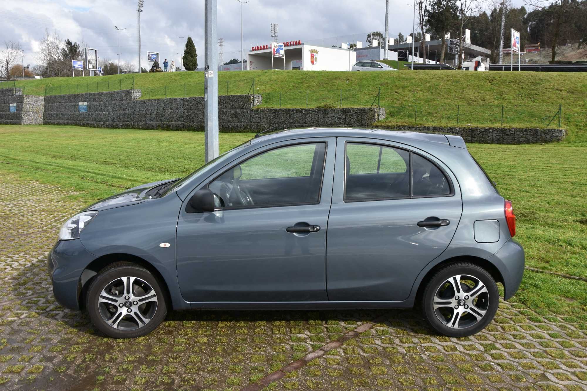 NISSAN MICRA como novo.