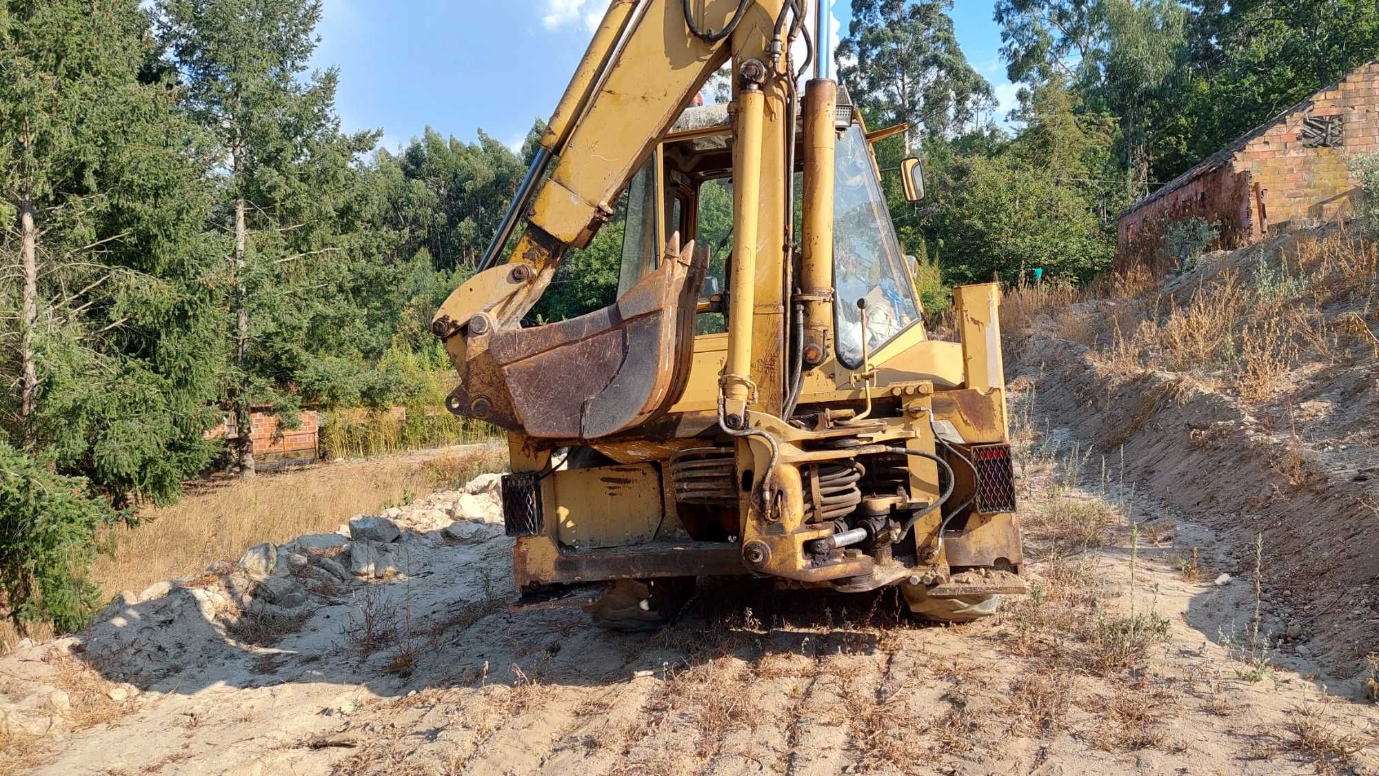 Retroescavadora caterpillar 428