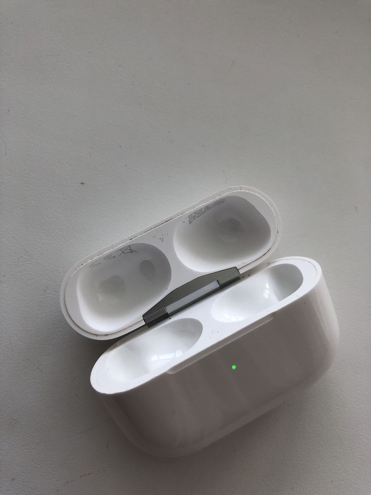 Кейс для Airpods Pro