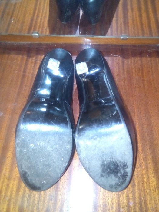 Туфли женские Yves Saint Laurent черные кожаные на шпильке