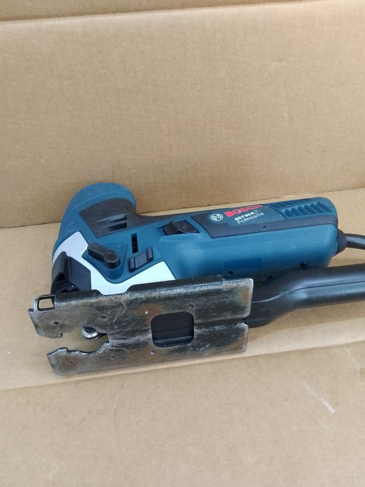 Bosch GST 90 E Wyrzynarka Regulacja Obrotów 650W