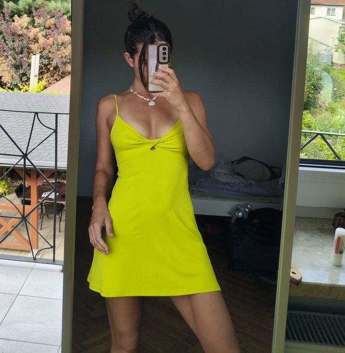 Neonowa sukienka bez pleców neo dress backless Pull and Bear