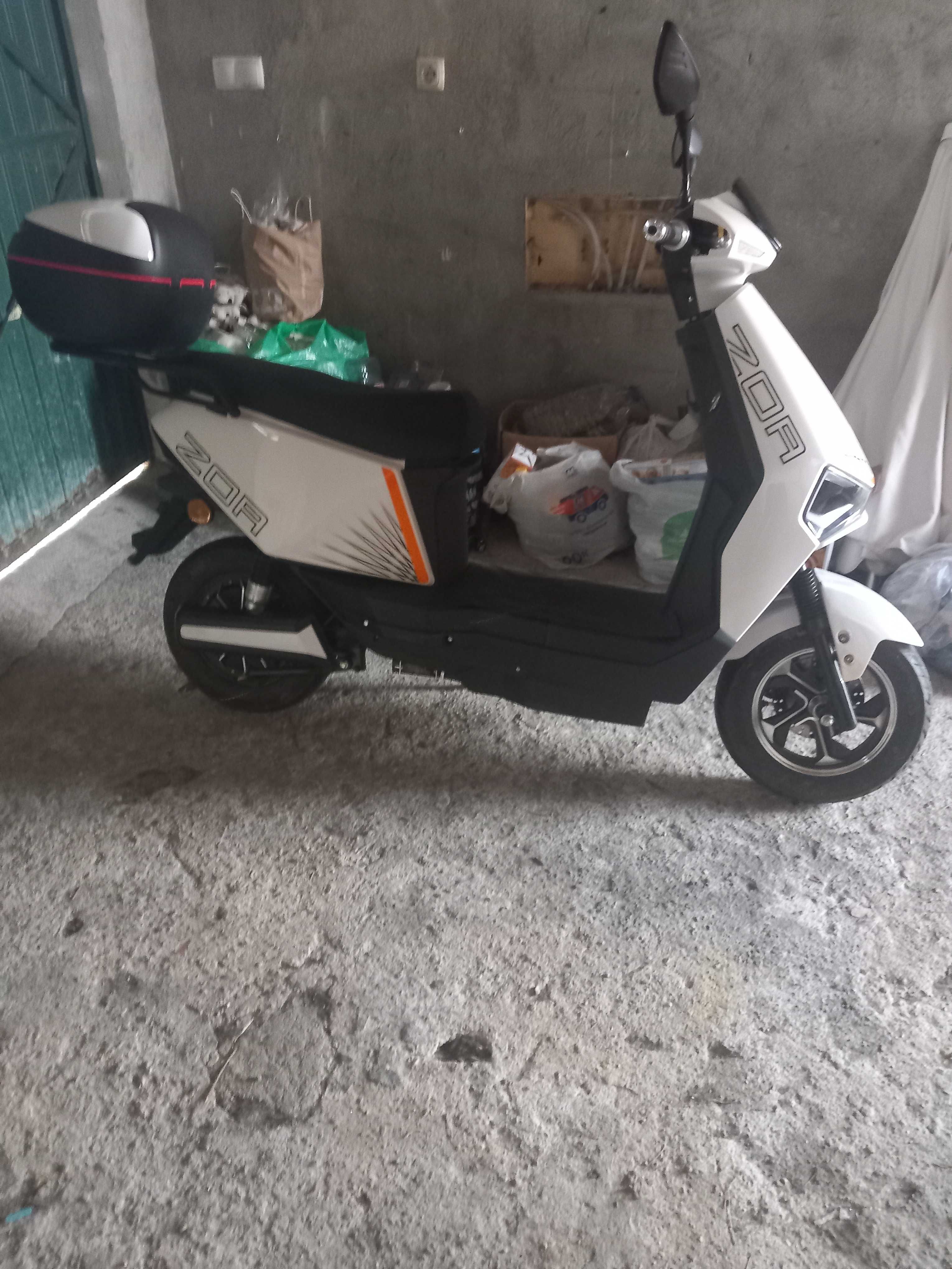 Moto Elétrica ZOA Seventeen | 707 km | 2 anos e 10 meses de garantia