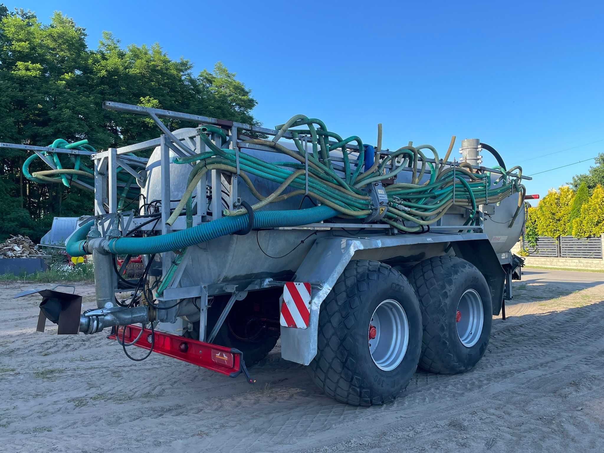 Wóz asenizacyjny Beczkowóz + aplikator 16000L (Joskin, Kweco)